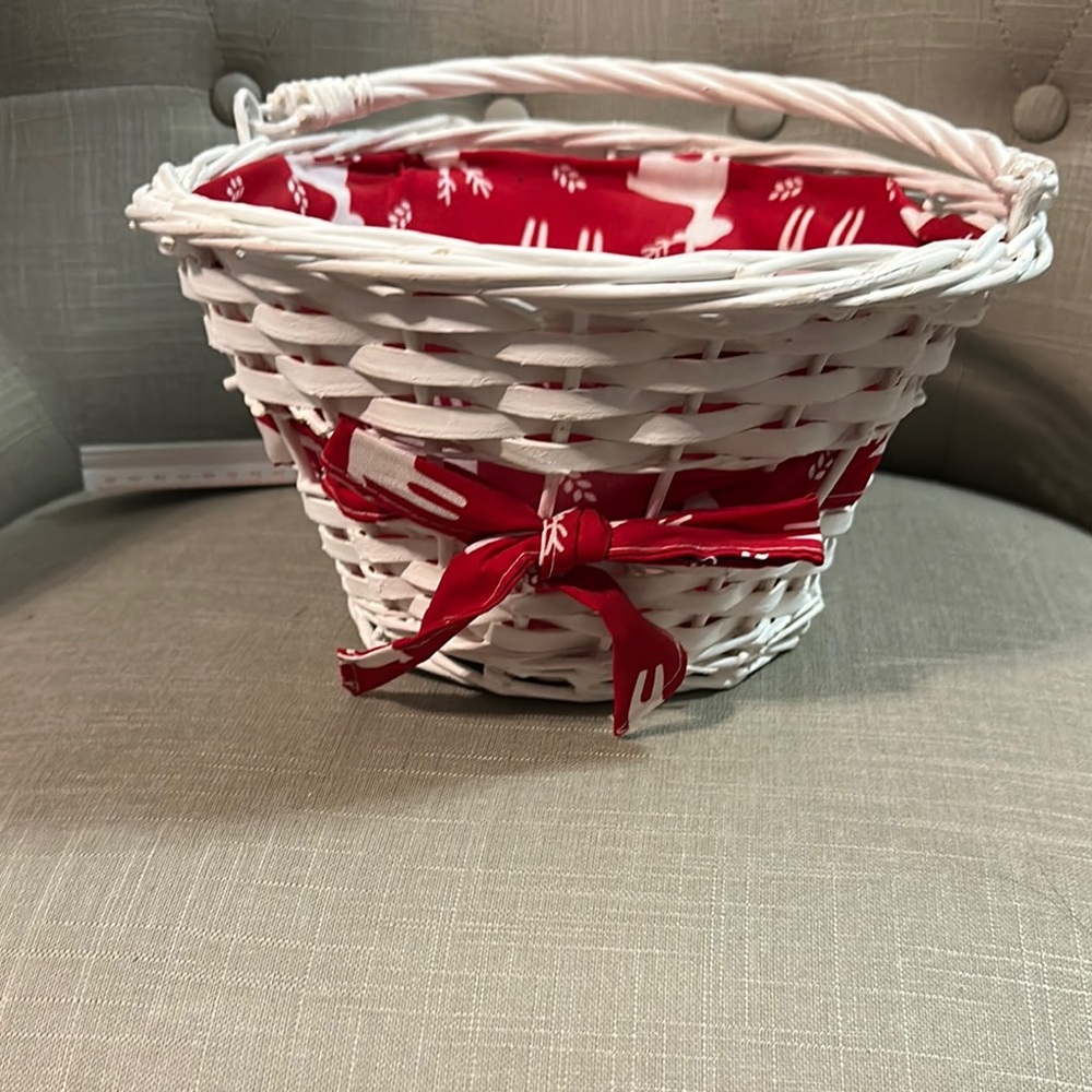 White Wicker Basket with Red Lining and Bow